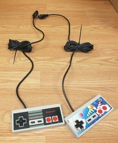 Lot of 2 Nintendo (NES-004 / E) Gamepad Controllers for NES System **READ** 