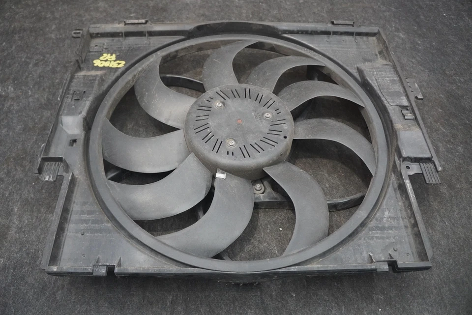 Motor ventilador radiador eléctrico 17428641964 BMW 435i 428 F32 2014-16 F30 F22 Foto 3 de 4