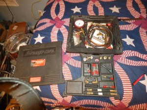 Snap On EEF1500A Fuel Injection Pressure Gauge Set
