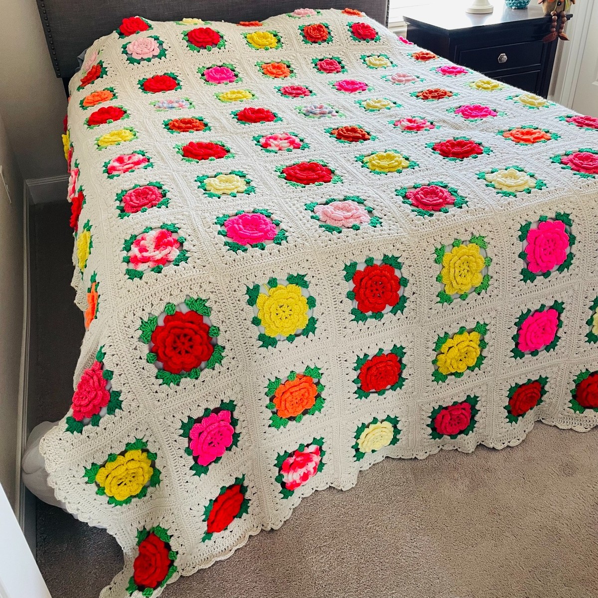 Vintage Handmade The Granny 3D Colorful Roses Square Crochet