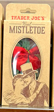 TRADER JOE'S REAL MISTLETOE New IN Box Gift Ready Christmas New Year's Eve Decor
