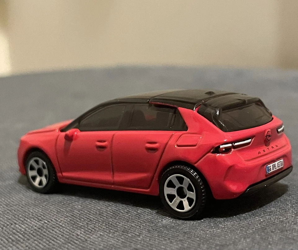 Modellino Matchbox Opel Astra L 8 VIII 1/64 1:64 Auto Nuova Senza Scatola 2025 - Immagine 4 di 4