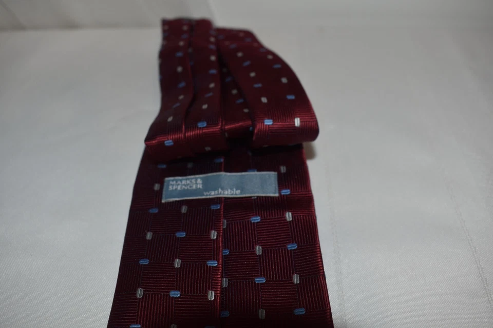 Marks and Spencer 可水洗勃艮第涤纶领带中国制造 — 第 3/4 张图片