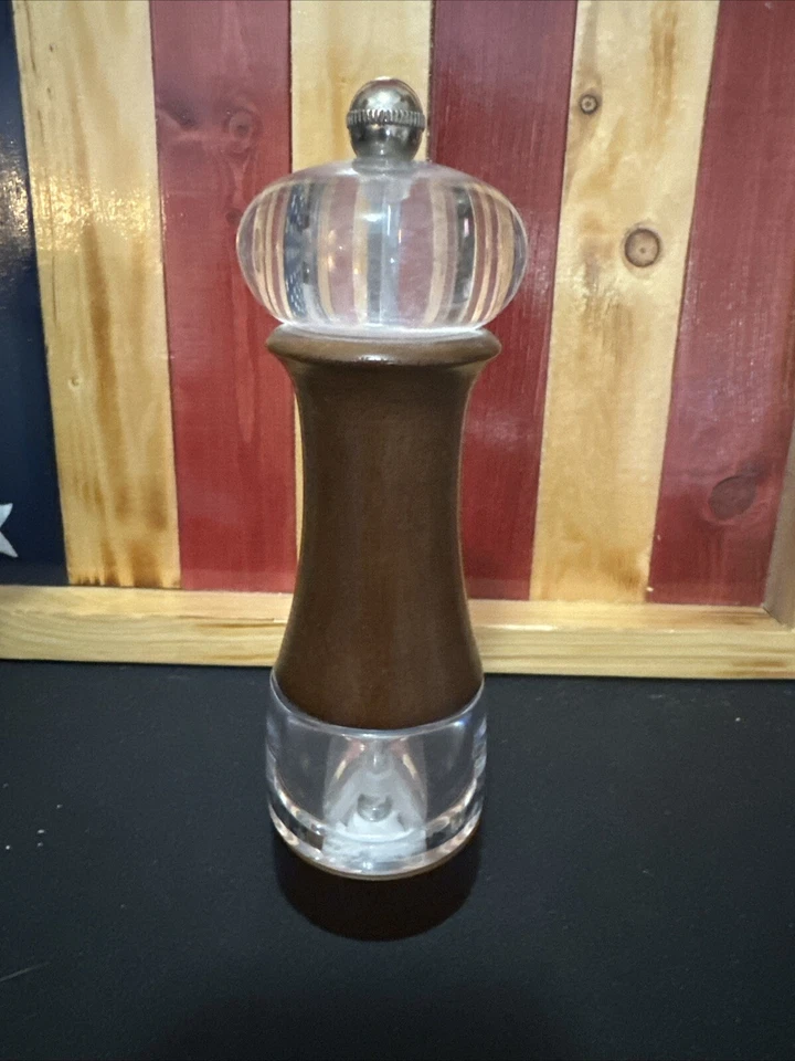 Trudeau Salt & Pepper Mills Acrylic and Wood 7” - Imagem 2 de 3