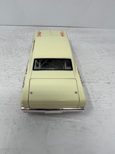 Action Nascar #8 Dale Earnhardt Sr. Asphalt Win 1964 Chevy Chevelle 1:24 Diecast - Picture 10 of 16