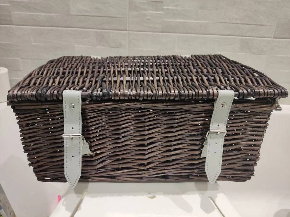 large Wicker Hamper Picnic Basket Storage Chest Trun 43x30x20cm Kids Toy Lid - Image 2 of 4