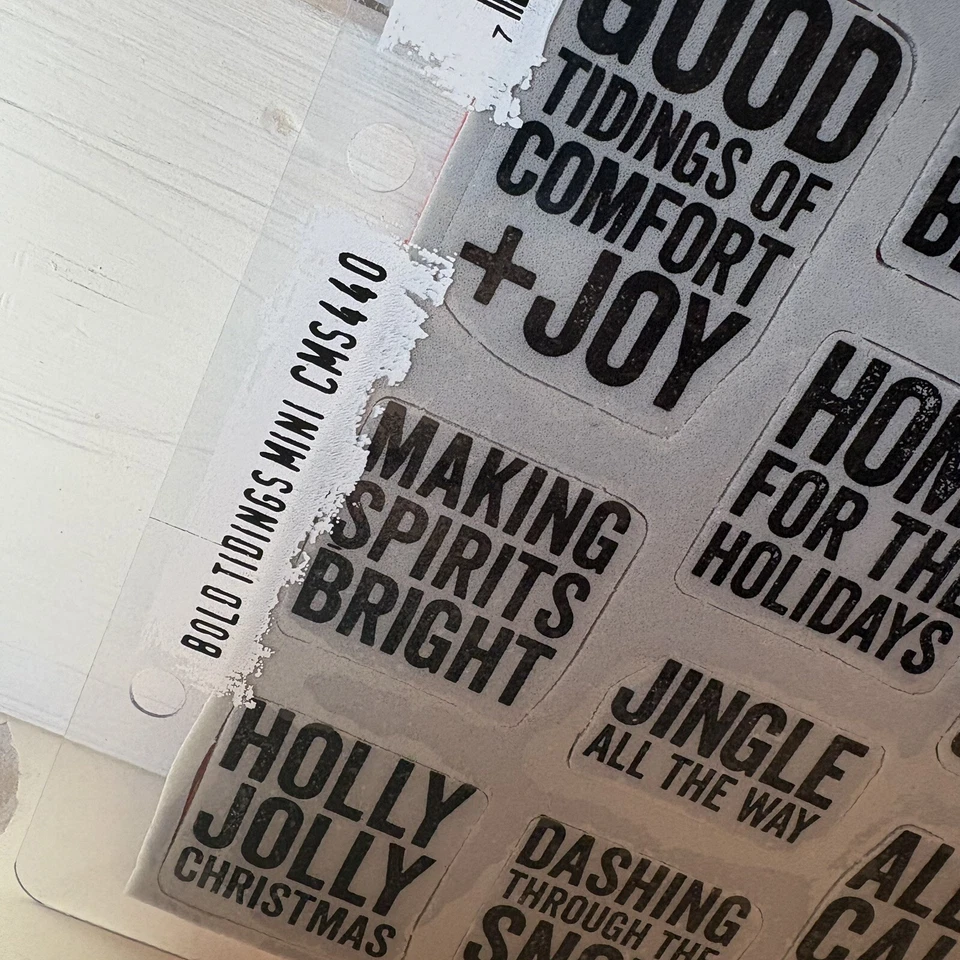 Juego de estampillas estampadoras anónimas Tim Holtz noticias audaces CMS440 vacaciones Navidad nuevo Foto 3 de 4