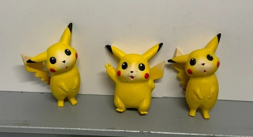 Pokémon Figures by TOMY Lot of 3 Pikachu 2" Figures 1999