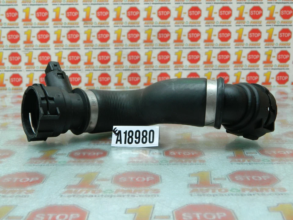 BMW 530I 2006 2007 07 manguera de refrigerante del radiador 17127521778 OEM Foto 2 de 4