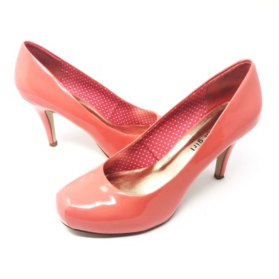 pink platform pumps