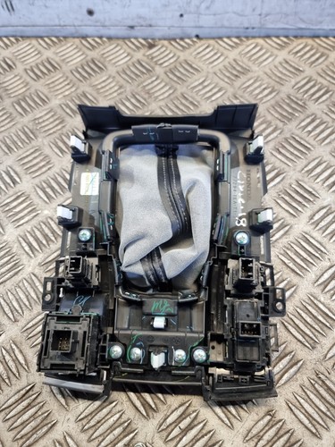 HONDA CIVIC gear selector cover 35355TGGE010M1 1.6L DIESEL MANUAL HATCHBACK 2018 - Picture 8 of 9