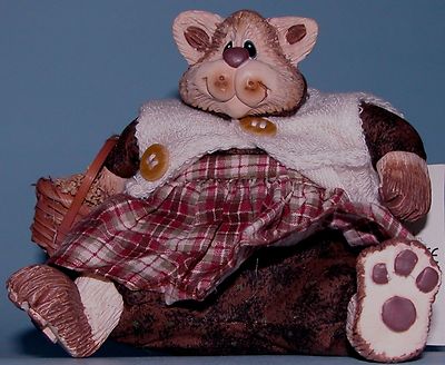 Russ Berrie Kathleen Kelly, ''Mrs. Crabtree'' country cat # 2615 cloth, resin 