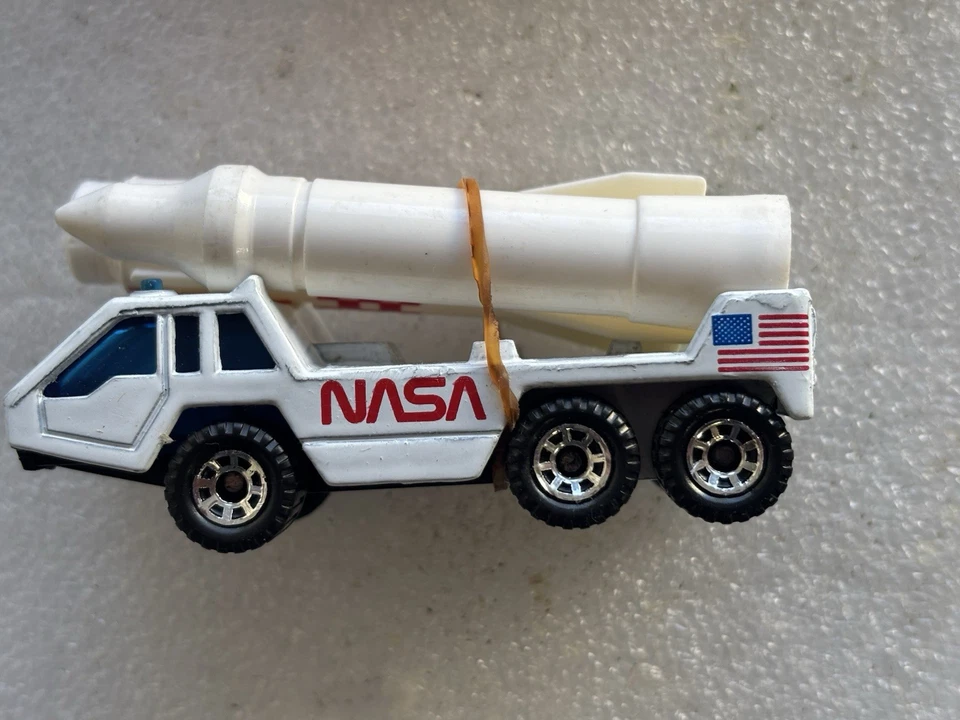 Vintage Matchbox MB 60 Rocket transporter (1989) W/yellow box - Image 3 of 4