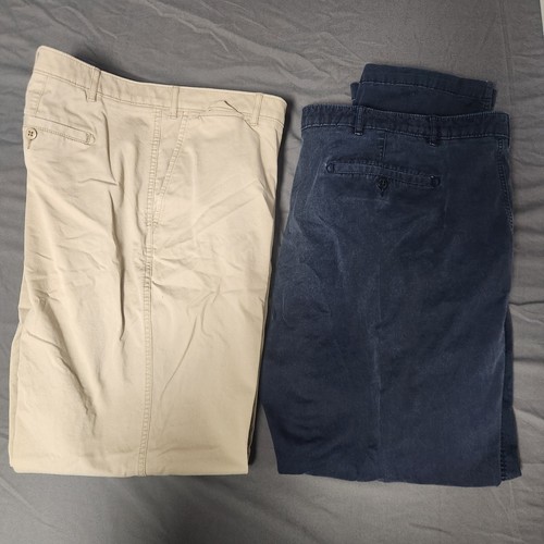 Two Pair Men’s Cremieux Khaki & Navy pants size 46x32 good condition - Picture 2 of 13