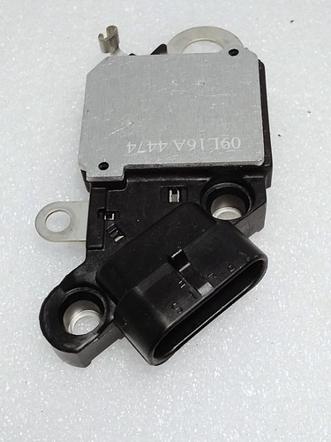 New Delco 12V Regulator for 24SI HP Alts 14.2 VSet B Circuit Self-Exc. 230-12195 - Foto 11 di 13