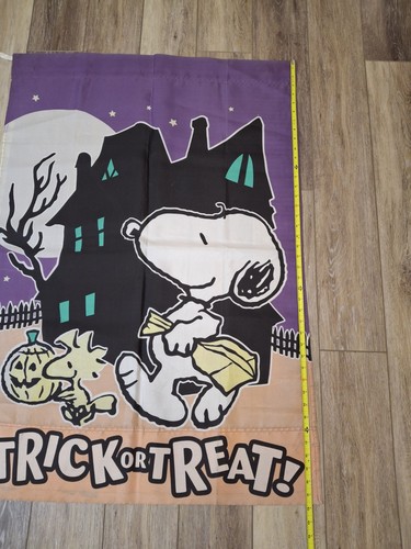 Vintage Snoopy Peanuts Flag Banner Sign Trick or Treat Halloween Pumpkin 41x29 - Picture 8 of 11