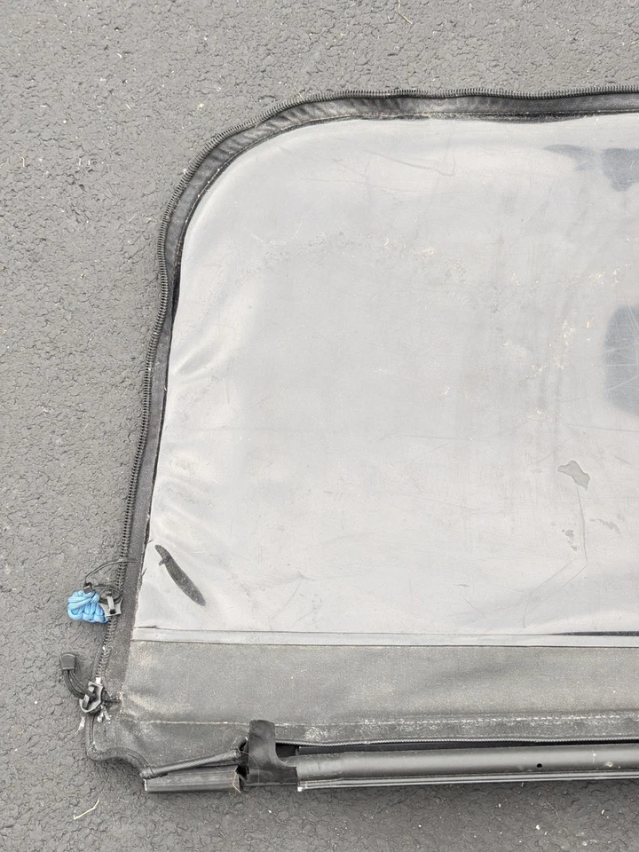 吉普牧马人后升降门烟窗软顶 2011 - 2017 5SQ94SX9AC 原始设备制造商  — 第 2/4 张图片