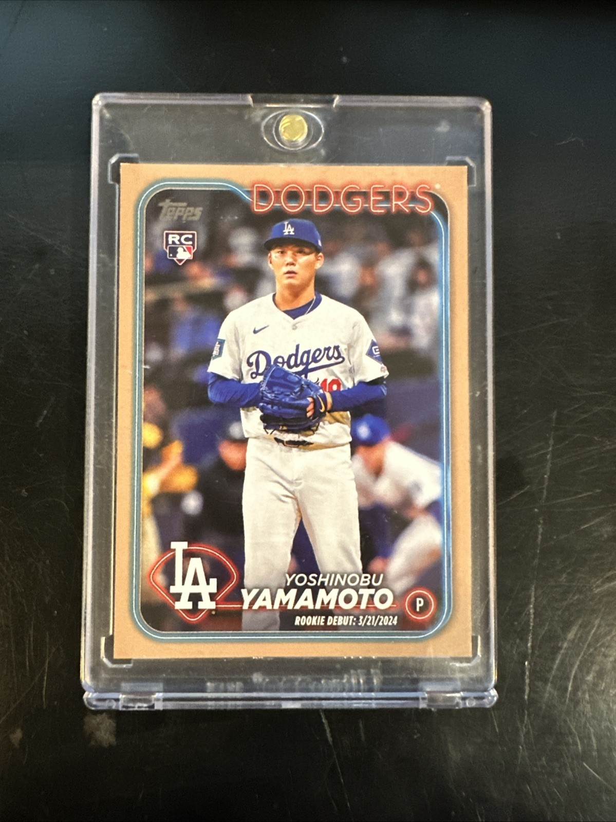 2024 Topps Update - Rookie Debut Yoshinobu Yamamoto #US149 Gold /2024 (RC)