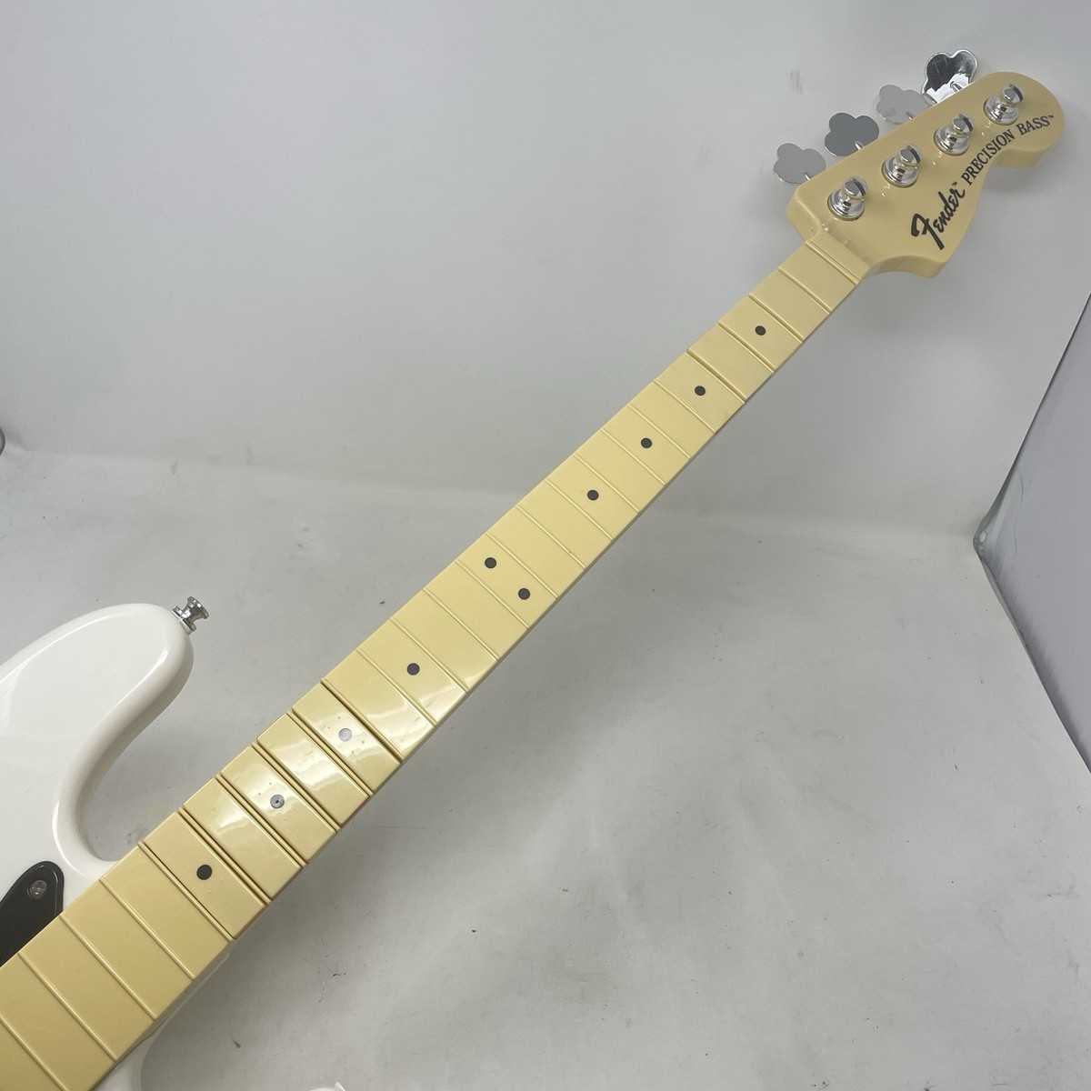 Xbox 360 Rock Band 1 2 Wired Fender Precision Bass Guitar 9806