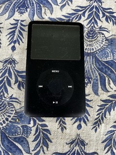 Apple iPod 80GB Classic 6th Generation MP3 Player Black MB147LL/A