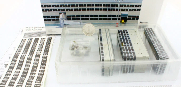 Herpa Terminal departure hall P3a (2 units) 1/500 model kit - Image 2 of 2