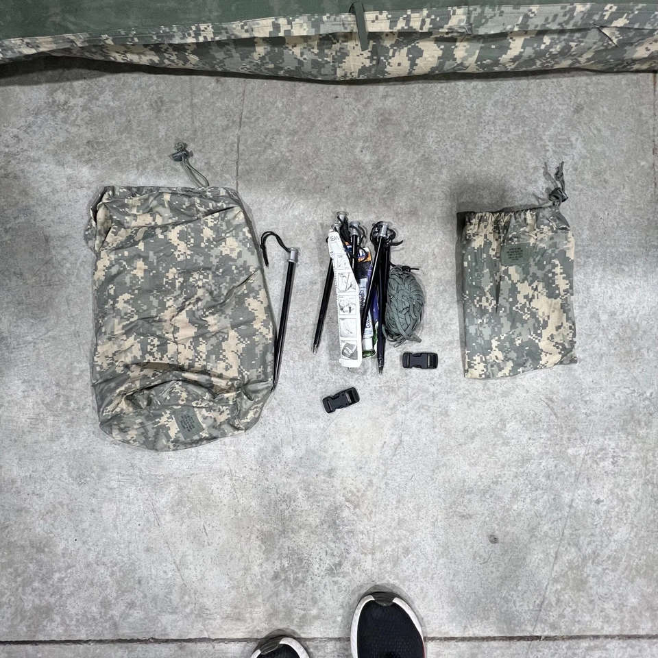 Sistema de refugio de combate de tienda ACU militar de EE. UU. para una persona muy bueno completo Foto 3 de 4