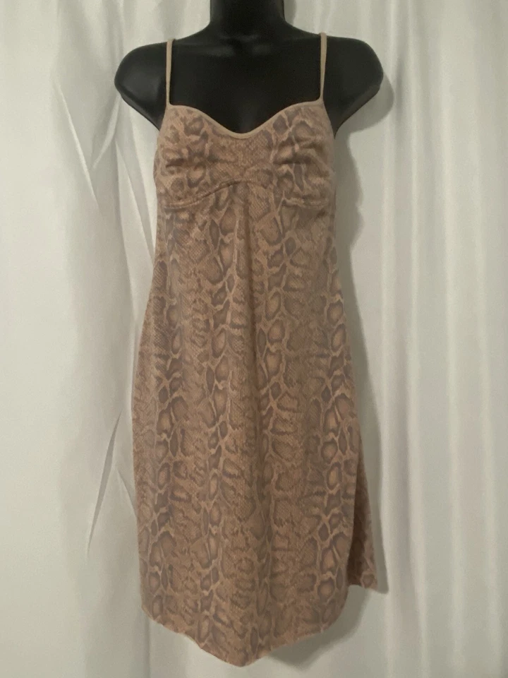 Vestido sin mangas Victoria’s Secret para mujer con aros rosa estampado de piel de serpiente 36B Foto 4 de 4