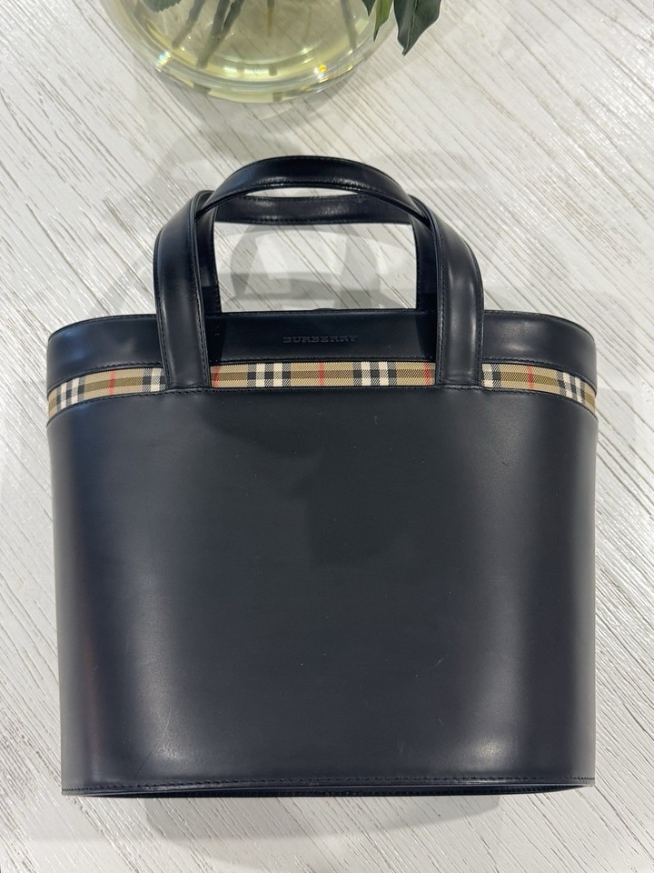 Burberry Black Leather Tote Nova Check Lining Double Handle Magnetic Closure