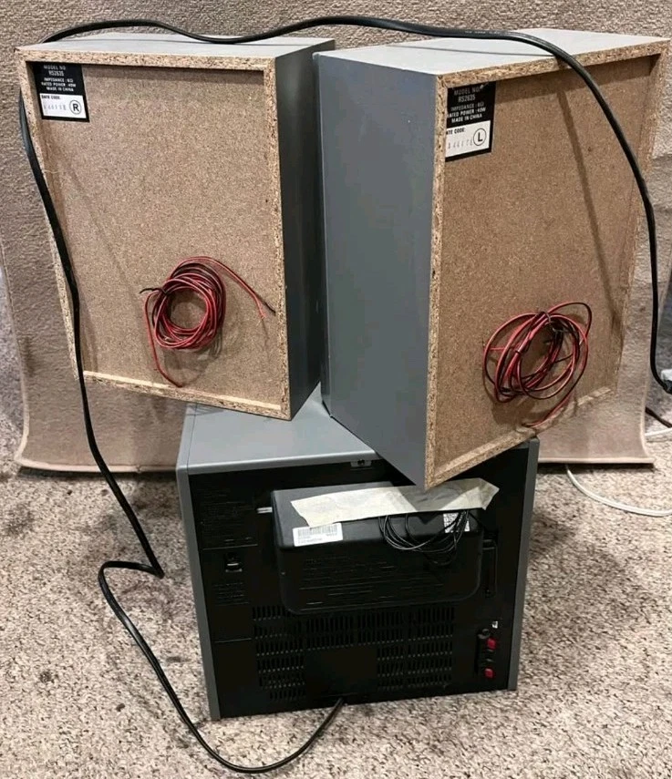 RCA RS 2635 Stereo AM/FM Radio, Tape, CD, 5-Disc Changer Shelf System . TESTED. - Image 2 of 4