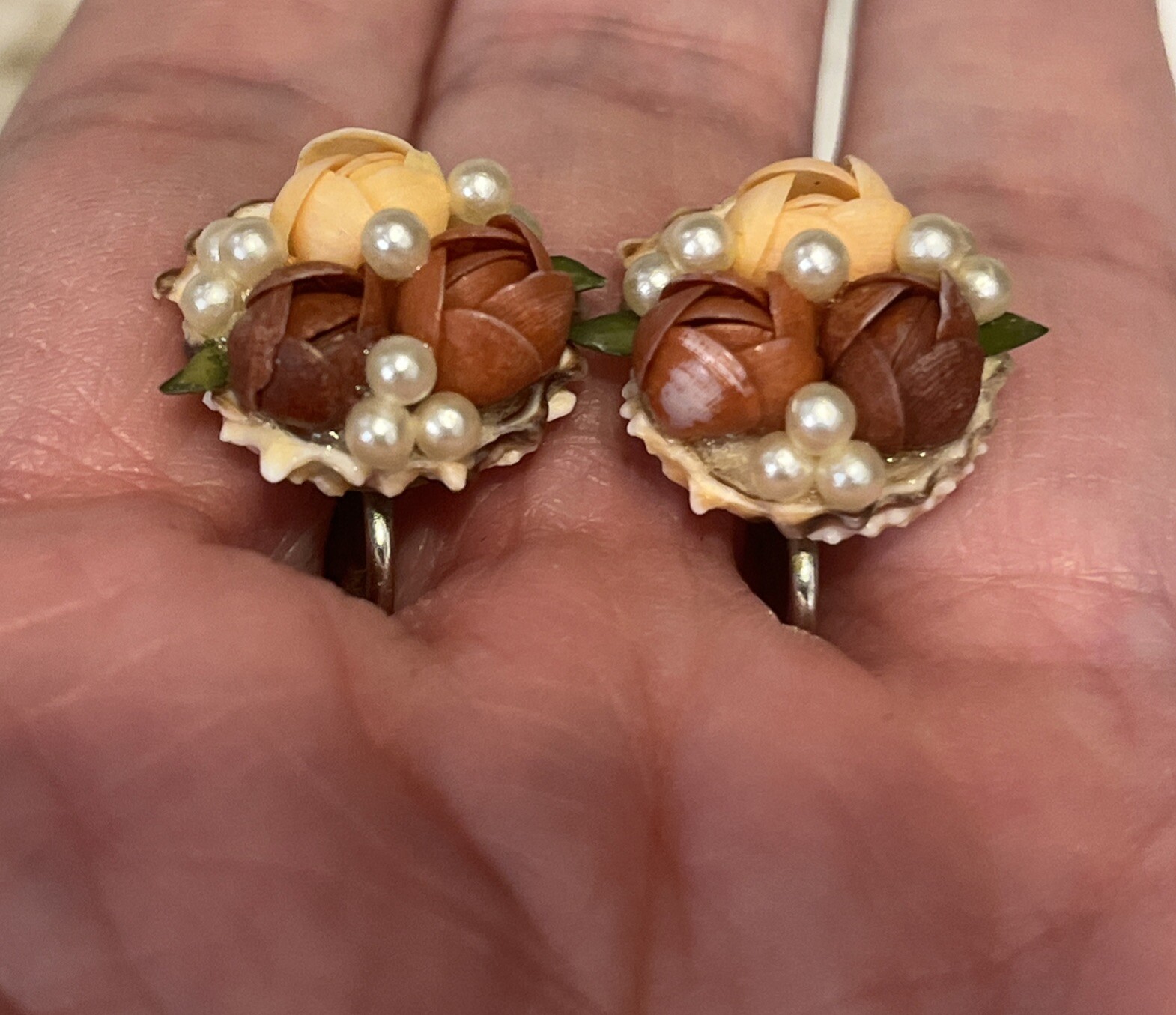 *READ* 2 Vtg Tiny Sea Shell Screw Back Earrings F… - image 6