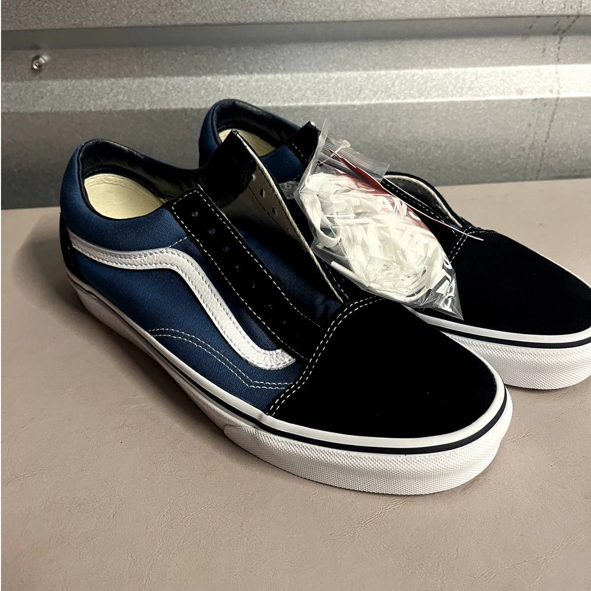 VANS Unisex Navy Classic Old Skool Skate Shoe Sneaker Size Men 8 Women 9.5