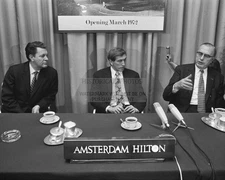 BOBBY FISCHER MAX EUWE HILTON HOTEL AMSTERDAM 1972 8X10 PHOTO