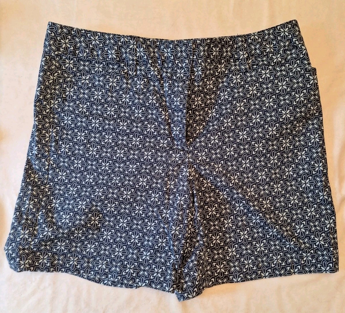 Lands End Womens Navy Blue Mid Rise Chino Shorts Size 12
