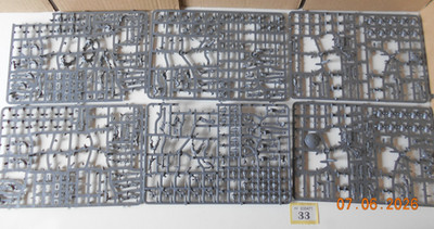 Warhammer 40k Tau Empire Fire Warrior Parts On Sprues.