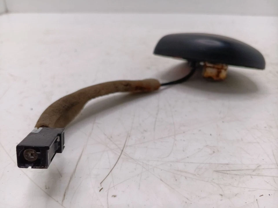 Radio Antenna 2012 Honda Pilot - Image 2 of 4