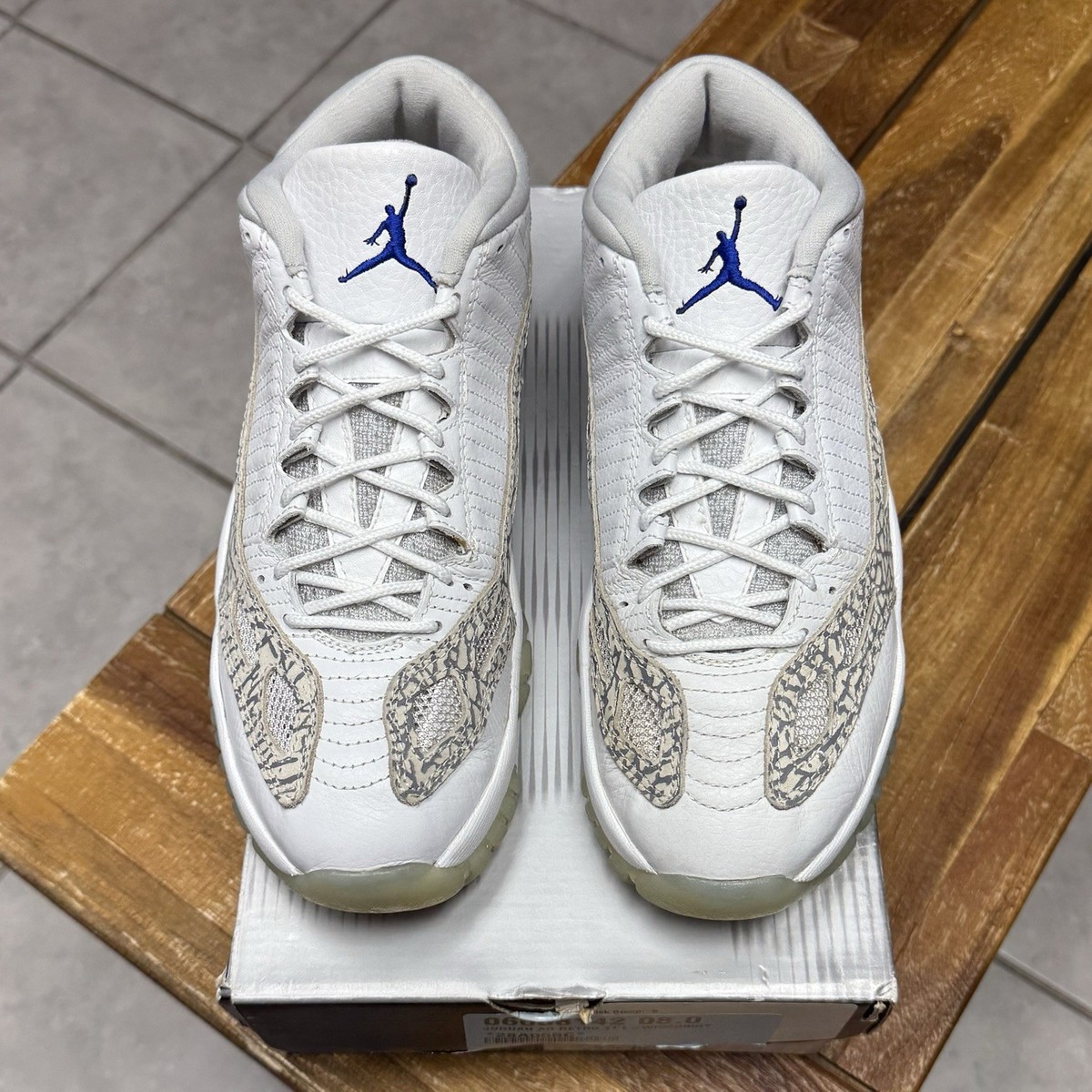 Air Jordan 11 Retro IE 2003 Low Cobalt - Size 8 - Authentic View 2