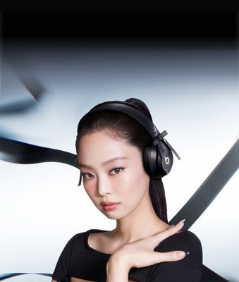 Beats Solo 4 – JENNIE Special Edition – Onyx Black BRAND NEW READY