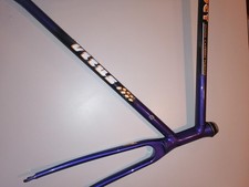 Cadre Vitus OCT carbon, neuf jamais monté. Trois petites rayures de stockages.