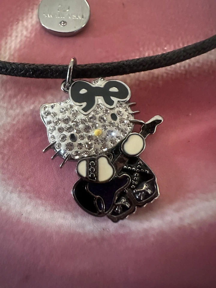 Collar de guitarra Swarovski × Hello Kitty estrella de rock colgante de cristal 2011 Sanrio Foto 4 de 4