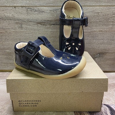 Clarks Kleinkind Mädchen Schuhe Lackleder marineblau Roamer Star T UK Größe 5 neu im Karton