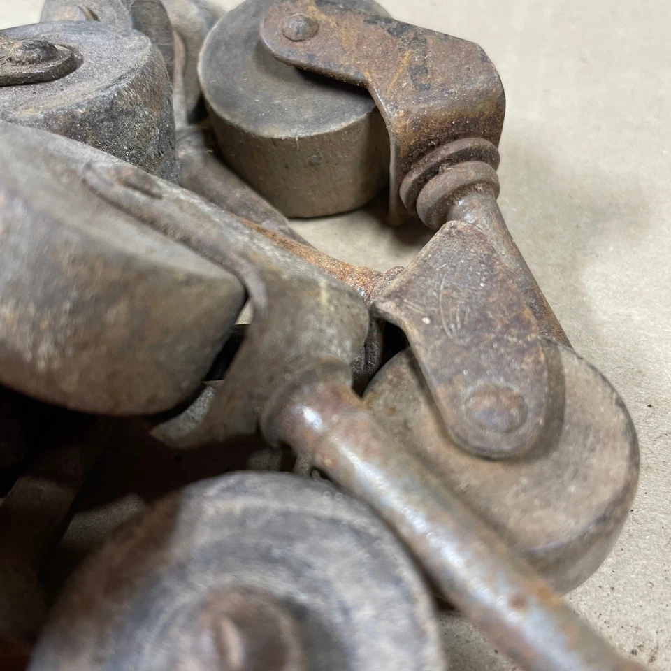 Juego de 20 ruedas giratorias de muebles antiguos vintage solo piezas de metal y plástico Foto 4 de 4