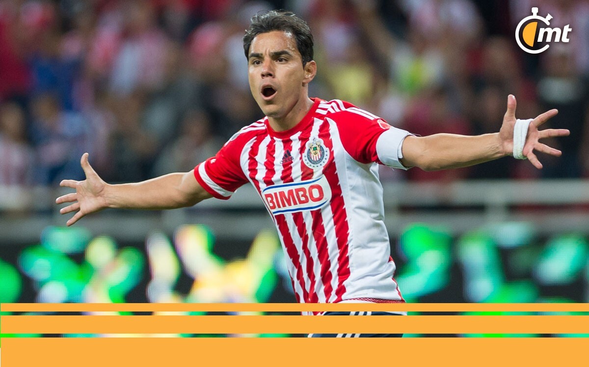 Club Chivas de Guadalajara Authentic Adidas Jersey O. BRAVO #9 small 2015-2016 T
