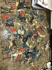 Huge lot of Vintage Plastic Army Men, civil war men , and others 145 Pc.