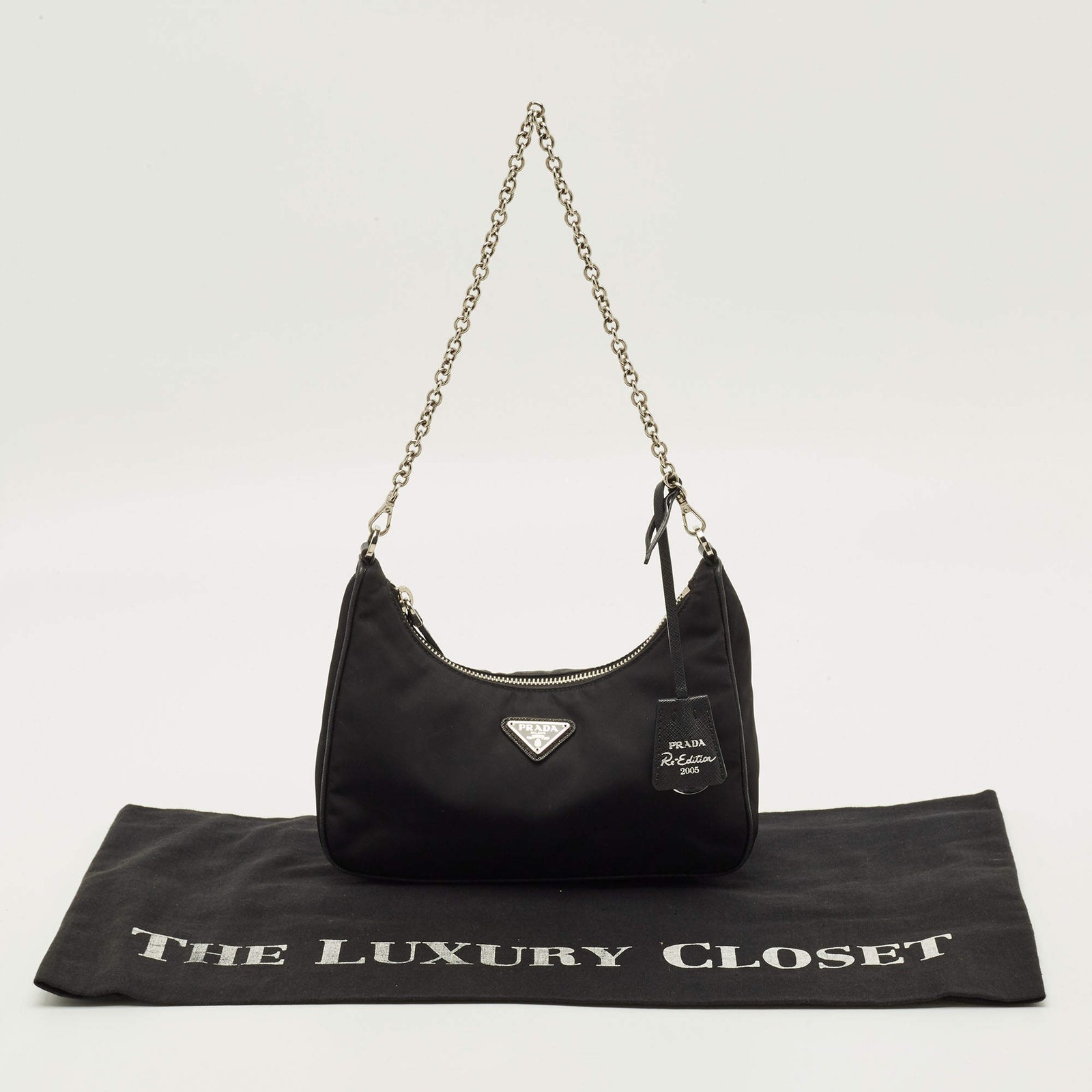 Prada ReEdition 2005 Black Nylon and Saffiano Leather Shoulder Bag thumbnail 9