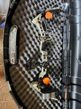 Bowtech Adjustable Diamond Razor Edge Compound Bow Right Hand, 19-29in, 15-60lb