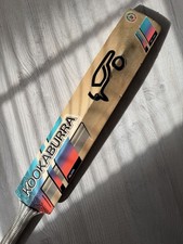 Kookaburra Aura Cricket Bat