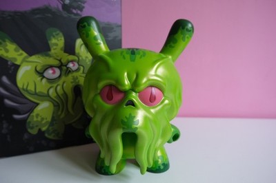 King Howie Dunny 8 Inch Kidrobot Vinyl Figur by Scott Tolleson