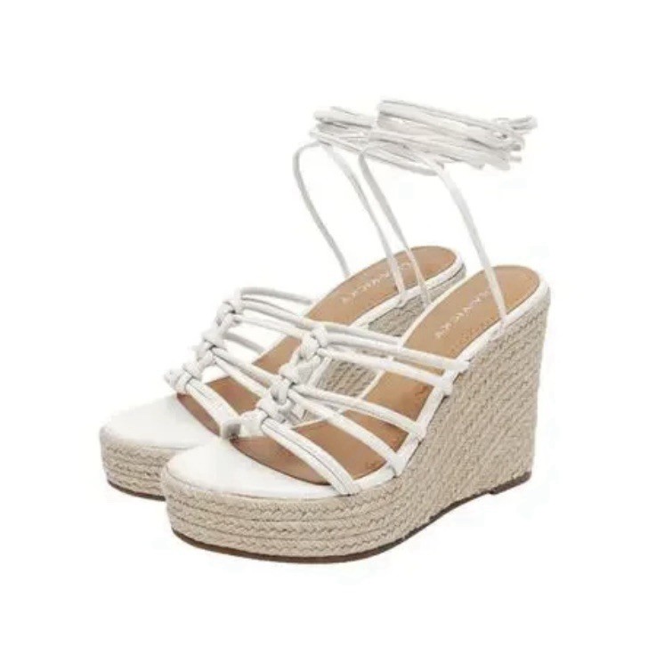 NIB Womens Lisa Vicky Gaze V White Sheep Napa Heels Size 7.5
