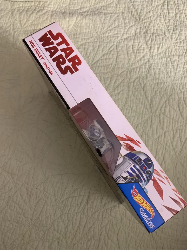 STAR WARS Hot Wheels Mos Eisley Junction Playset Die-Cast R2-D2 Character Car - Image 3 of 4
