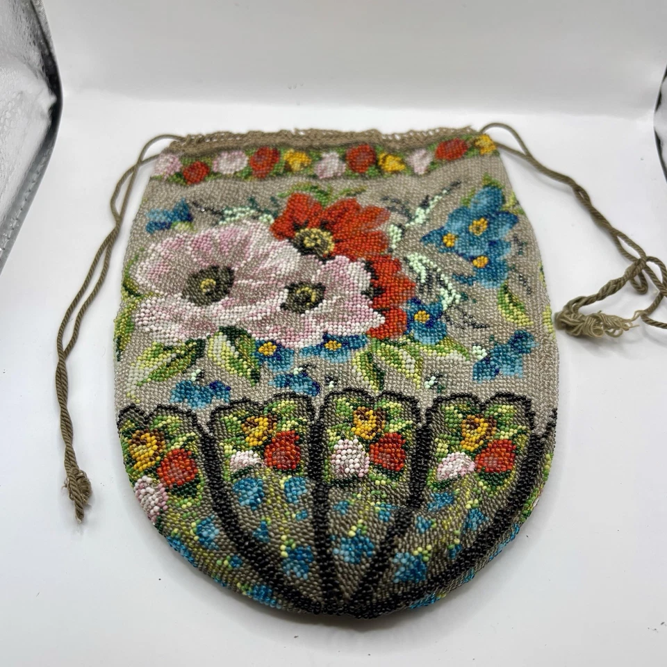 BOLSO VICTORIANO ANTIGUO CON CUENTAS FLORALES Foto 3 de 4